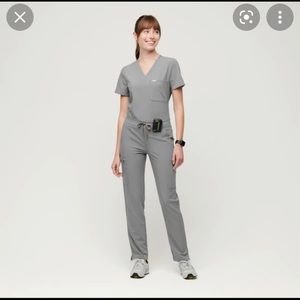 NWT Figs Yola skinny scrub pants Dark Space Gray Small
